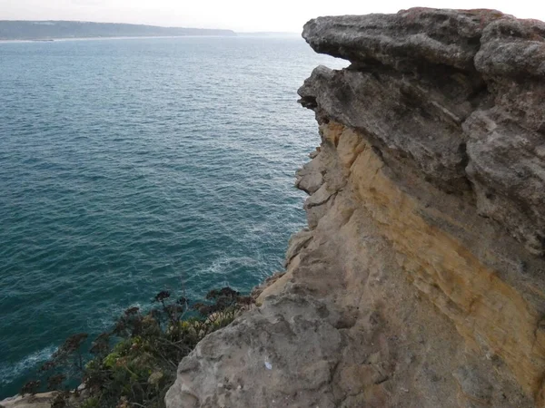 가파른 절벽에서 바라본 대서양 이로운 포르투갈의 나자레 — 스톡 사진