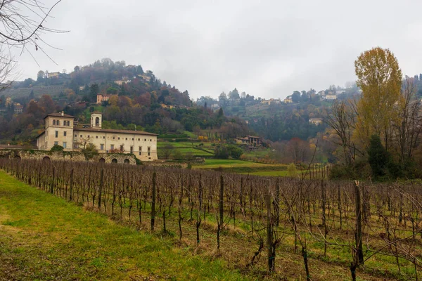 Astino Valley Bergamo Italien Klostret San Sepolcro Höstdag — Stockfoto