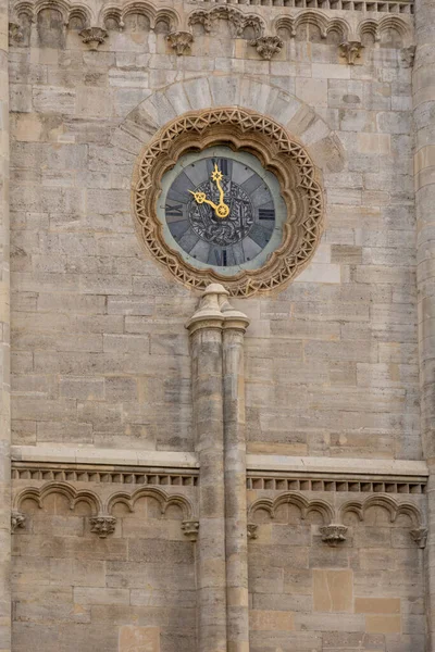 Disparo Vertical Reloj Pared Catedral San Esteban Viena Austria — Foto de Stock