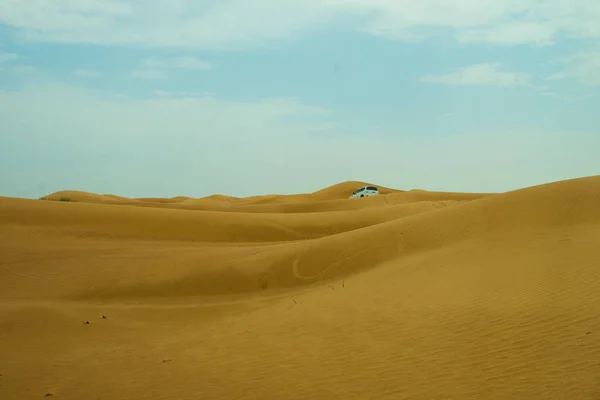 Ein Auto Einer Wüste Dubai Vereinigte Arabische Emirate — Stockfoto