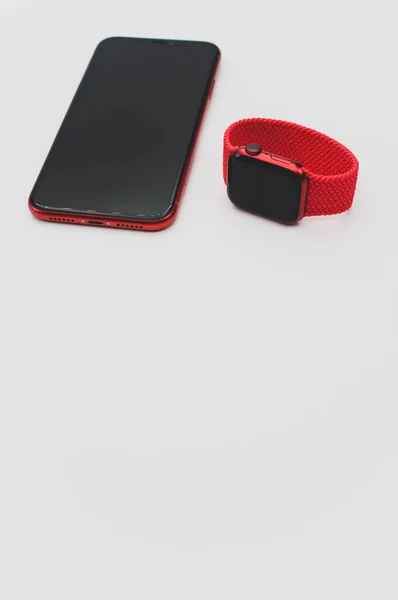 Inverigo Italien November 2021 Apple Watch Produkt Rot Und Iphone — Stockfoto