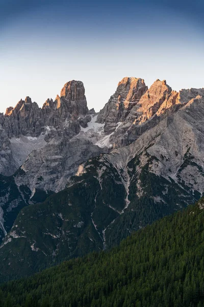 Spokojny Krajobraz Majestatycznego Dolomitu Złotym Zachodzie Słońca Włoszech — Zdjęcie stockowe