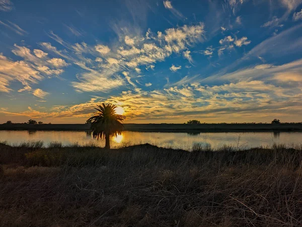 Красивый Пейзаж Озера Закате — стоковое фото