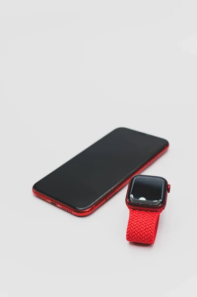 Inverigo Itália Nov 2021 Apple Assistir Produto Vermelho Iphone Uma — Fotografia de Stock