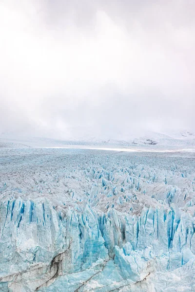 Güney Amerika Daki Buzullarla Güzel Bir Manzaranın Dikey Görüntüsü — Stok fotoğraf