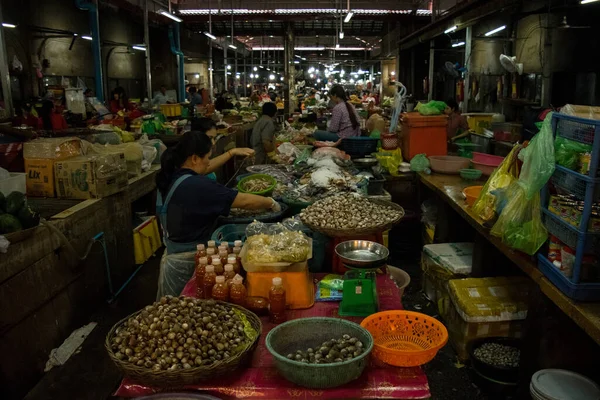 Siem Reap Cambodia 2017 캄보디아 내부에서 과같은 식품을 판매하는 상인들 — 스톡 사진