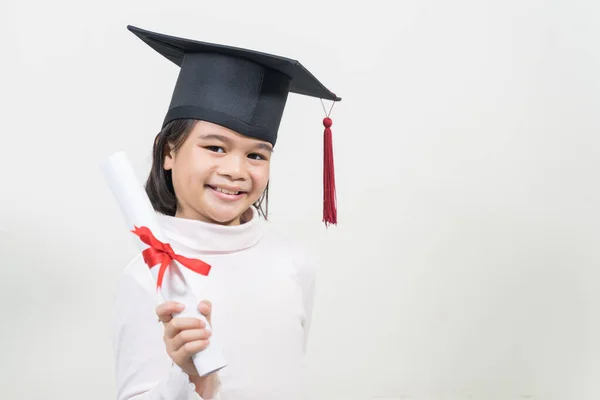 Bambino Thailandese Felice Con Cappello Laurea Diploma Isolato Sfondo Bianco — Foto Stock