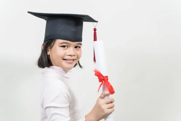 Bambino Thailandese Felice Con Cappello Laurea Diploma Isolato Sfondo Bianco — Foto Stock