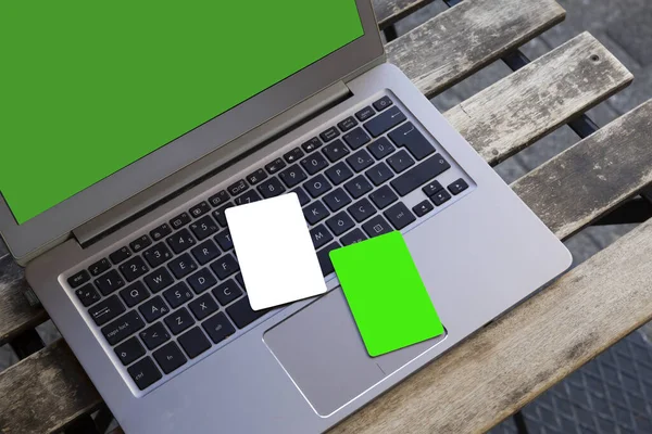 Top View Credit Cards Laptop Green Screen Copy Space — Stock Photo, Image