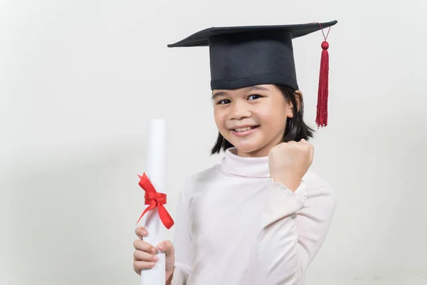 Bambino Thailandese Felice Con Cappello Laurea Diploma Isolato Sfondo Bianco — Foto Stock