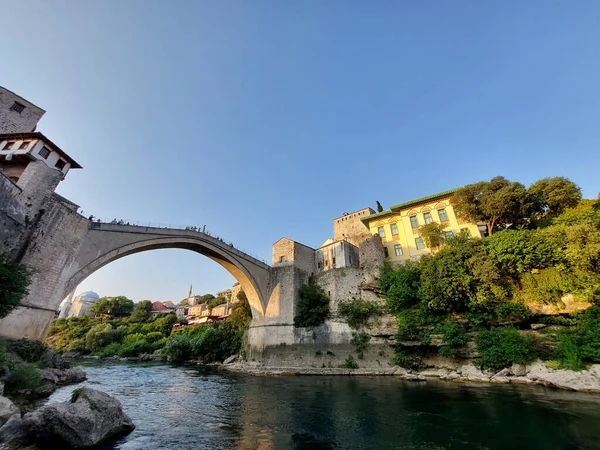 Pintoresco Plano Del Stari Most Que Cruza Río Neretva Mostar —  Fotos de Stock