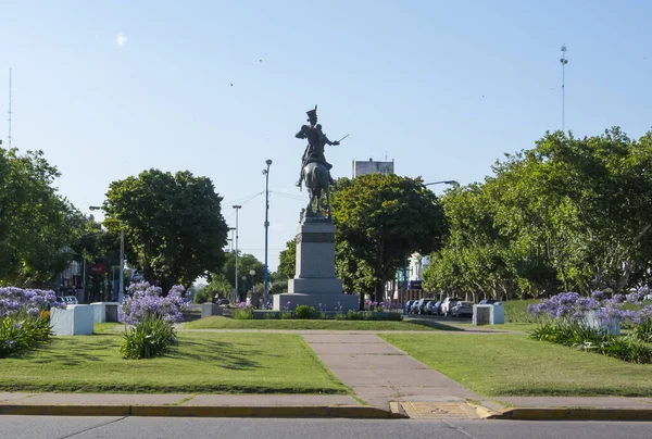 Buenos Aires Argentina Října 2021 Svislý Záběr Sochy Muže Koni — Stock fotografie