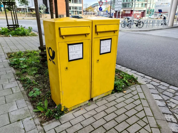 Kiel Německo Října 2021 Pohled Dvě Žluté Poštovní Schránky Německé — Stock fotografie