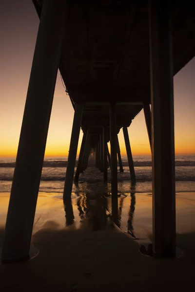 Eerie Scenery Pier Sandy Beach Golden Sunset — ストック写真
