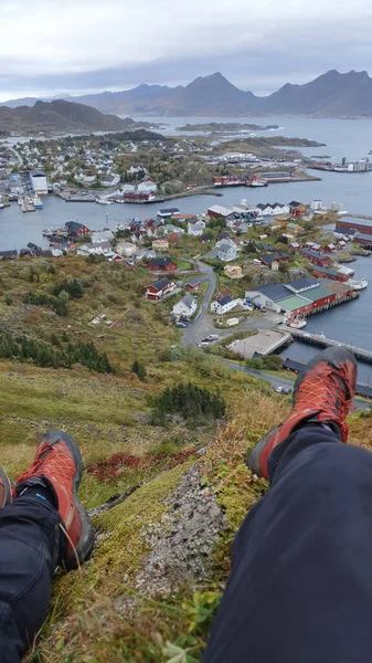Vertical Shot Human Legs Sneakers High Mountains Town Sea — 图库照片