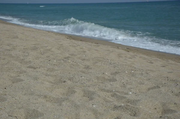 Красивый Пейзаж Морских Волн Песка — стоковое фото