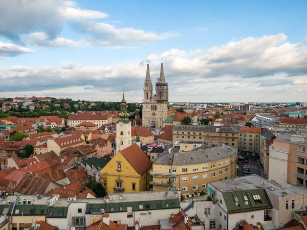 Drone Shot Beautiful City Red Roof Buildings Cathedral Zagreb Croatia — Stockfoto