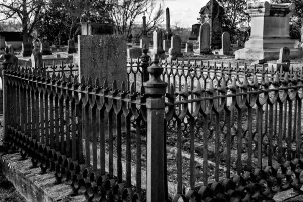 Grayscale Shot Gravestones Myrtle Hill Cemetery Rome Georgia — Stock Photo, Image