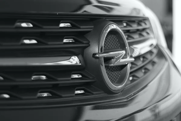 Gerçek Almanlik Ekim 2021 Opel Zafira Yaşam Siyah Araba Logosu — Stok fotoğraf