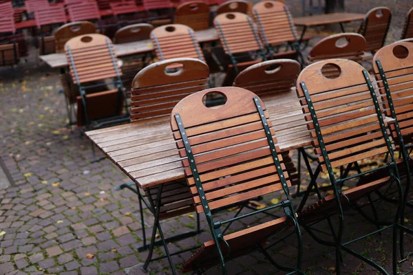 Close Shot Wooden Chairs Tables Red Brown Colors — Fotografia de Stock
