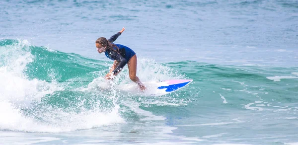 Florianopolis Brazil Apr 2019 Een Professionele Surfer Die Surft Mole — Stockfoto