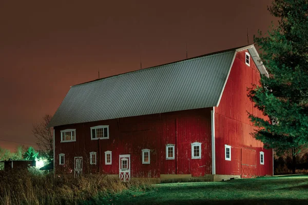 Eerie Scenery Old Red Barn Sunset Michigan — стоковое фото