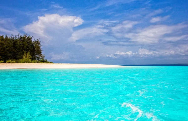 Захватывающий Вид Прозрачный Океан Острове Мневник — стоковое фото
