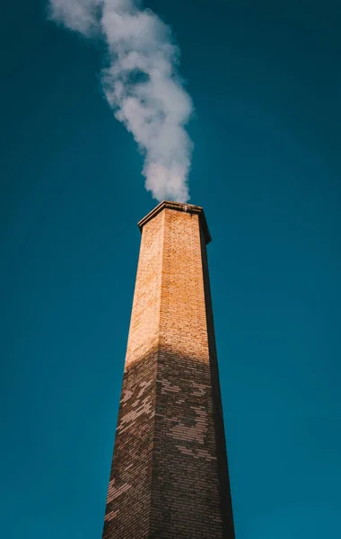 Aufnahme Eines Schornsteins Mit Rauch Tallinn Estland — Stockfoto