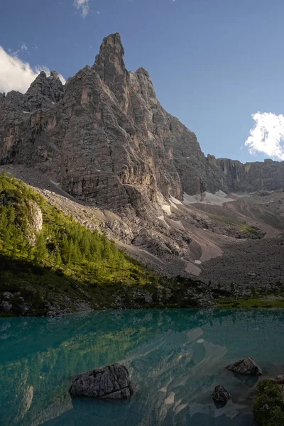 Vertical Shot Beautiful Sorapis Lake Italy — стоковое фото