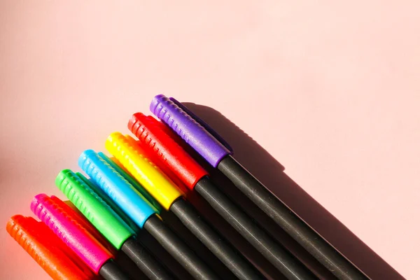 Closeup Shot Colorful Pens Pink Background — Stock Photo, Image