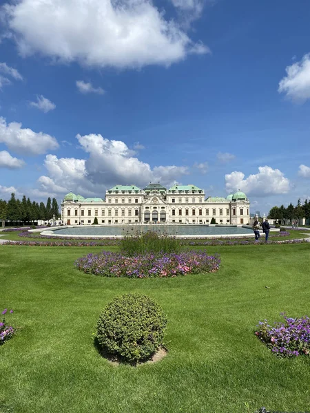 Vertical Shot Beautiful View Belvedere Schlossgarten Vienna Austria — Stockfoto