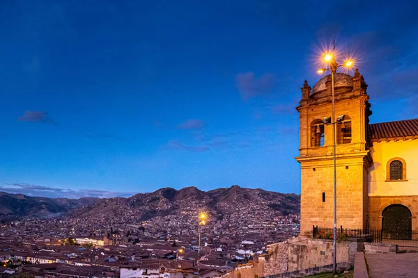 Μια Όμορφη Φωτογραφία Ενός Κτιρίου Cusco Στο Περού — Φωτογραφία Αρχείου