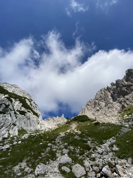 Colpo Verticale Una Bella Vista Delle Rocce Nel Parco Nazionale — Foto Stock