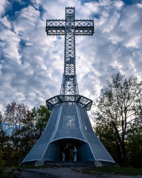 Vertical Shot Cross Monument Mount Royal Park Montreal Canada — стокове фото
