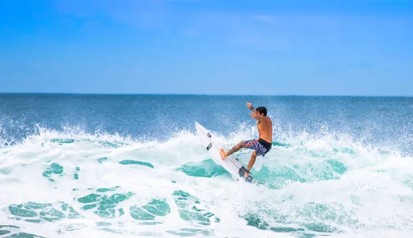 Florianopolis Brazil Apr 2019 Professional Surfer Surfing Mole Beach Island — Stock Photo, Image