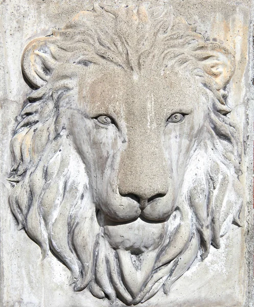 Vertical Shot Lion Sculpture Wall — Stock fotografie