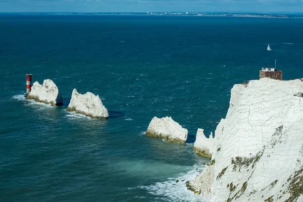 イギリス ワイト島とコヴェントリー島の海の岩の眺め — ストック写真