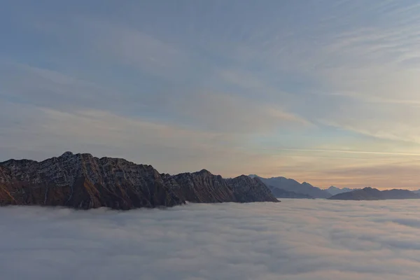 Aerial View Beautiful Mountain Range Clouds — Foto de Stock