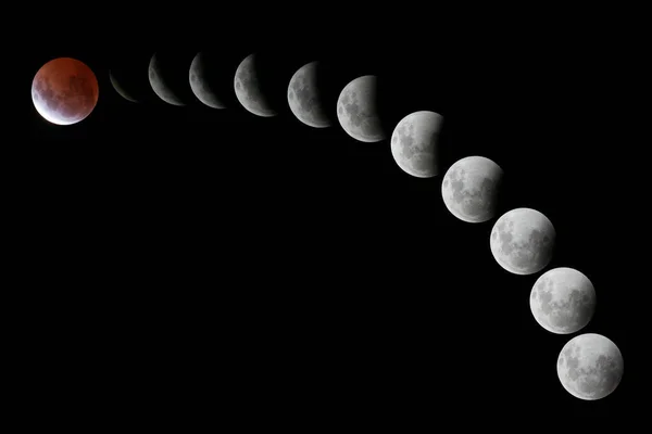 与黑色背景相对照的月球各阶段的美丽景色 非常适合墙纸 — 图库照片