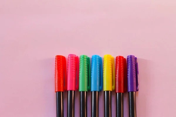 Closeup Shot Colorful Pens Pink Background — Stock Photo, Image