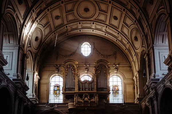 Μια Όμορφη Θέα Του Εσωτερικού Της Εκκλησίας Του Αγίου Μιχαήλ — Φωτογραφία Αρχείου