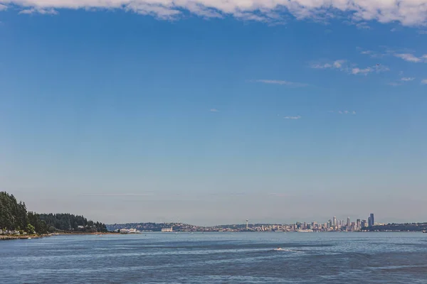 Uma Bela Vista Paisagem Urbana Seattle Sob Céu Azul Nuvens — Fotografia de Stock