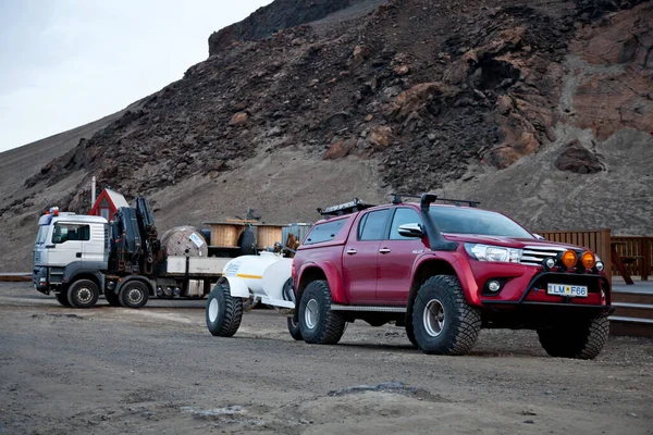 Drekagil Iceland Set 2019 Monte Carros Estacionados Perto Uma Área — Fotografia de Stock