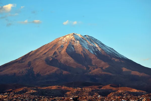 Άποψη Του Ηφαιστείου Misti Στην Αρεκίπα Στο Νότιο Περού — Φωτογραφία Αρχείου