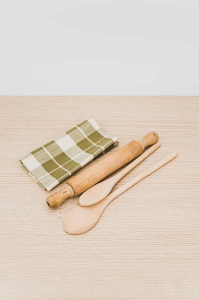 Natural Wood Kitchen Utensils Table Napkin Wooden Background Copy Space — Stock Photo, Image