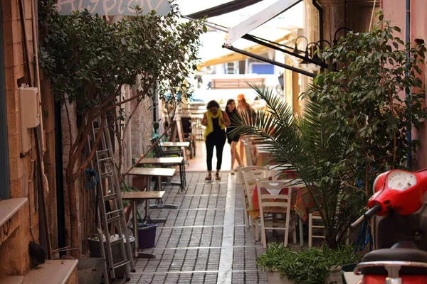 그리스의 아기나 카페가 아름다운 — 스톡 사진