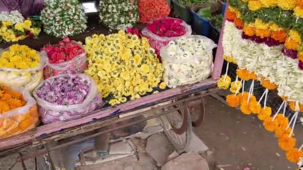 Piyasada Renkli Çiçekler — Stok video