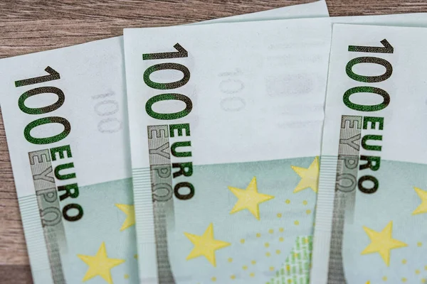 Närbild 100 Euro Träytan — Stockfoto