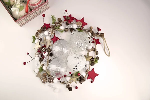 Verschiedene Weihnachtliche Elemente Und Objekte Bilden Einen Schönen Hintergrund — Stockfoto