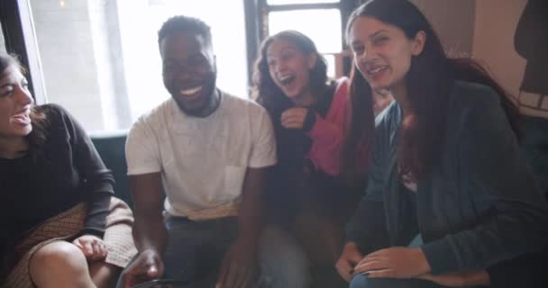 Footage Friends Having Good Time Together Cafe — Vídeo de stock